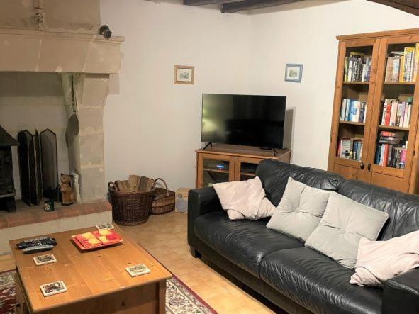 La Maison Tournesol - 3 Bedroom House With Large Garden Near Saumur Saint-Martin-de-la-Place 외부 사진